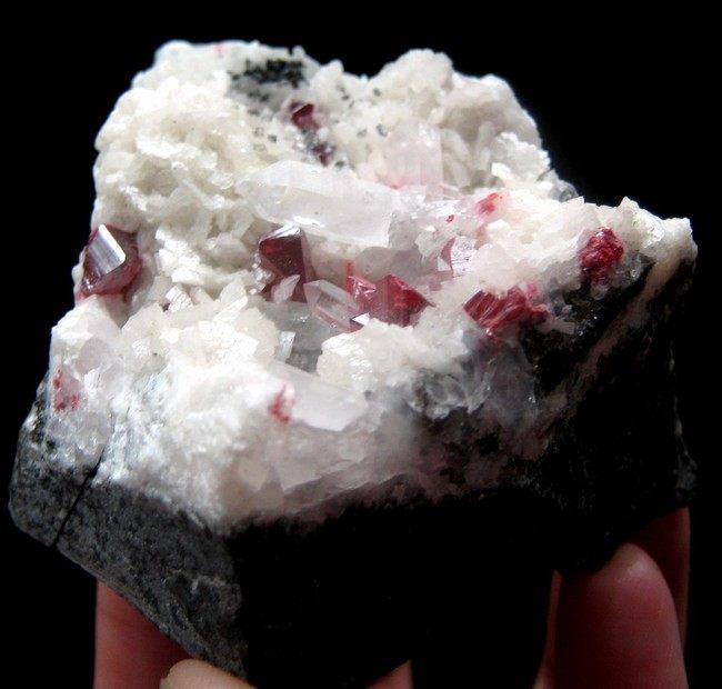 Cinnabar Crystal,Mineral Specimen cbgz2ie0110  